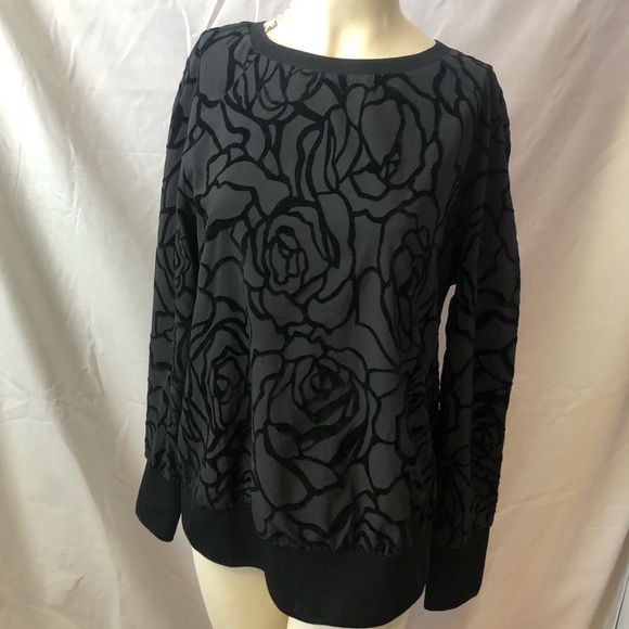 Fabletics Lola black rose top sweatshirt - Picture 2 of 11